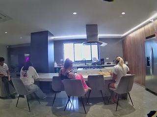 voyeurcam-casa-salsa-fishtank