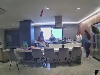 voyeurcam-casa-salsa-fishtank
