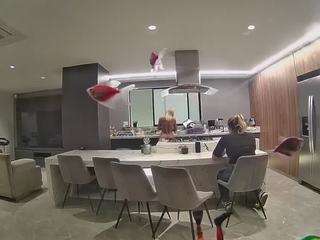 voyeurcam-casa-salsa-fishtank - Live HD Webcam