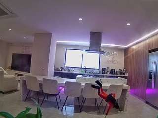 Mẫu này đang trực tiếp. voyeurcam-casa-salsa-fishtank
