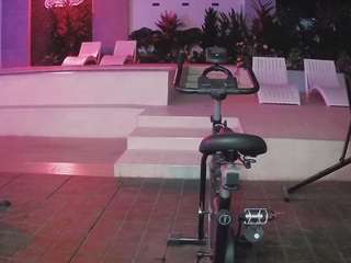 voyeurcam-casa-salsa-gym-bike Strangercam camsoda
