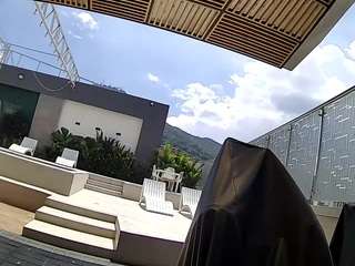 voyeurcam-casa-salsa-gym-bike