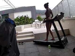 Mẫu này đang trực tiếp. voyeurcam-casa-salsa-gym-bike