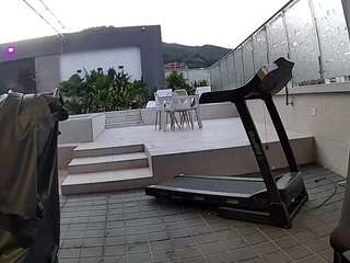 Dit model is nu live. voyeurcam-casa-salsa-gym-bike