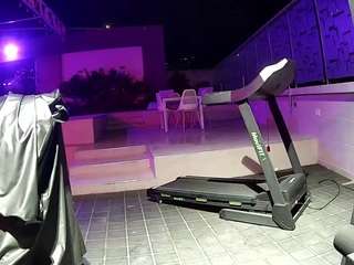 Mẫu này đang trực tiếp. voyeurcam-casa-salsa-gym-bike