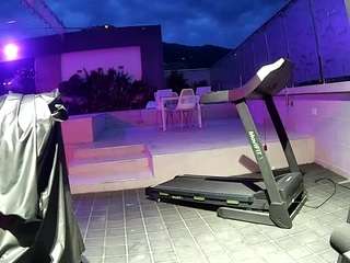यह मॉडल अभी लाइव है. voyeurcam-casa-salsa-gym-bike