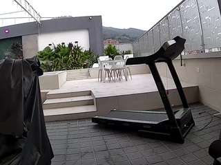 Questo modello è in diretta ora. voyeurcam-casa-salsa-gym-bike