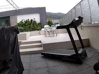 Acest model este live acum. voyeurcam-casa-salsa-gym-bike