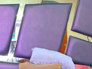 EmilyEsposito — LIVE on Chaturbate