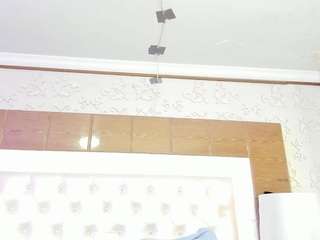 KristineLS live cam preview