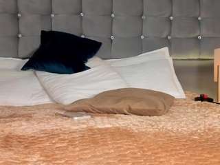 pocahontasfg webcam model