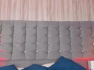 PocahontasFg's Live Sex Cam Show
