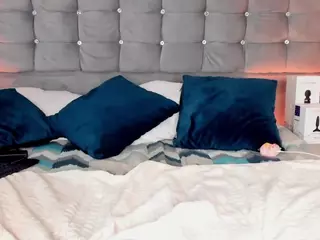PocahontasFg's Live Sex Cam Show