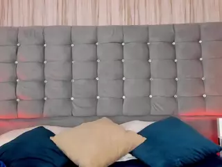 PocahontasFg's Live Sex Cam Show