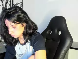 abrilldoll1's Live Sex Cam Show