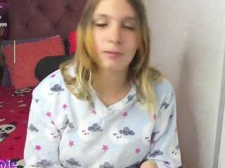 bunnyy26 Live Webcam on CamSoda