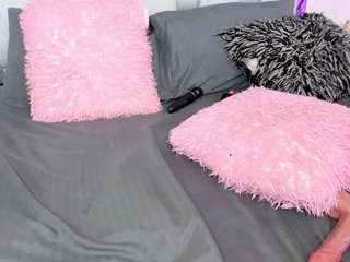 le modèle susanbenett est en webcam porno dans un show sur le site camsoda, il possède les tags suivants: anal,lovense,toys,tiny tits,squirt,spanking,oil,asshole,no drinking,feet,deepthroat,curvy,cock-rating,butt plug,brown eyes,blowjob,big-ass,brown hair,hd,latina