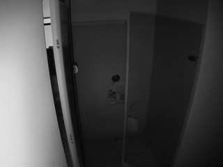 camsoda voyeurcam-casa-salsa-shower-1