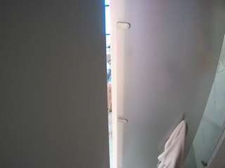 voyeurcam-casa-salsa-shower-1
