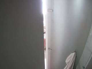 voyeurcam-casa-salsa-shower-1