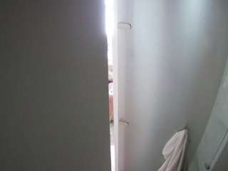 voyeurcam-casa-salsa-shower-1