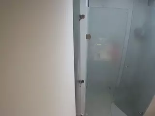 voyeurcam casa salsa shower 1's Live Sex Cam Show
