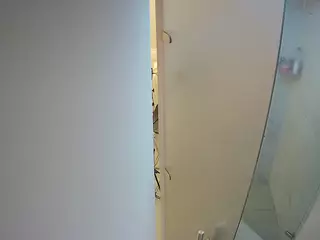 voyeurcam casa salsa shower 1's Live Sex Cam Show