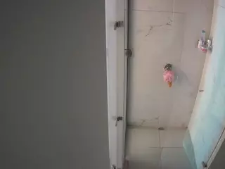 voyeurcam casa salsa shower 1's Live Sex Cam Show