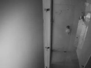 voyeurcam casa salsa shower 1's Live Sex Cam Show