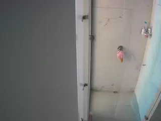 voyeurcam casa salsa shower 1's Live Sex Cam Show
