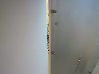 voyeurcam casa salsa shower 1's Live Sex Cam Show