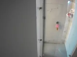 voyeurcam casa salsa shower 1's Live Sex Cam Show
