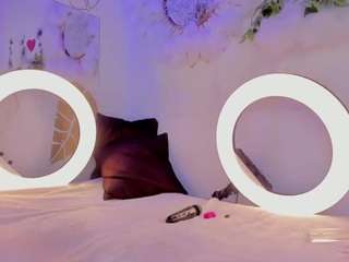 emmaduque Live Webcam on CamSoda