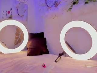 emmaduque Live Webcam on CamSoda