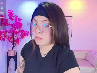 IssaReel's Live Sex Cam Show