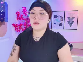 IssaReel's Live Sex Cam Show
