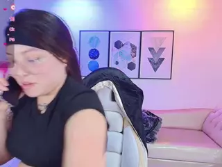 IssaReel's Live Sex Cam Show