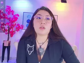 IssaReel's Live Sex Cam Show