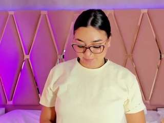 mady-jamess1 Live Webcam on CamSoda