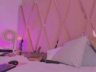 mady-jamess1 live on CamSoda