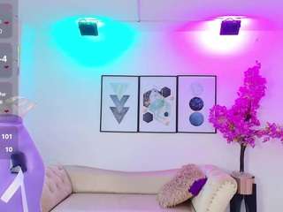 Live webcam model tamaragrays on Soda Cams