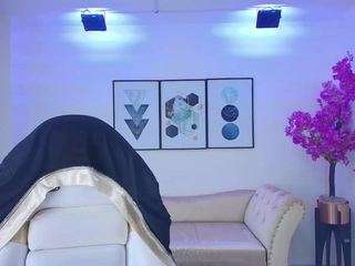 tamaragrays's CamSoda show and profile