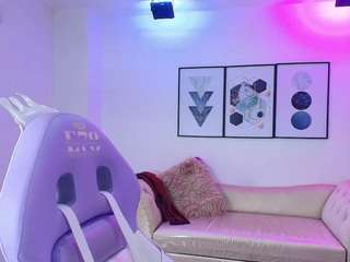 Live cam show with TamaraGrays
