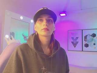 Live cam show with TamaraGrays