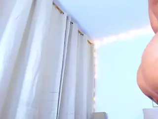 Evaelfie01's Live Sex Cam Show