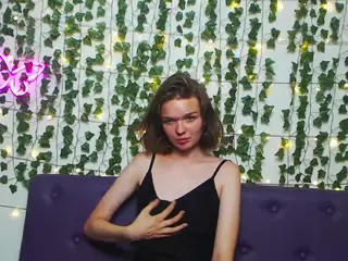 DaylinaLops's Live Sex Cam Show