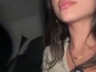 Acest model este live acum. imrebecca