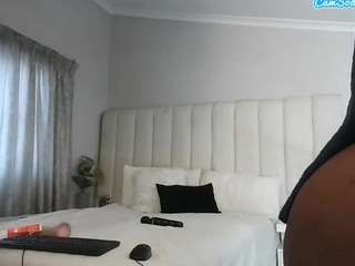 Bustygoddess32