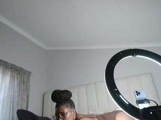 Bustygoddess32