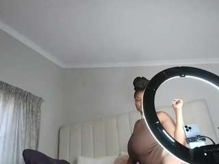 Bustygoddess32